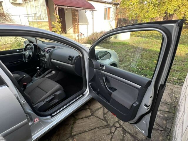 Серый Фольксваген Гольф, объемом двигателя 1.4 л и пробегом 260 тыс. км за 5900 $, фото 9 на Automoto.ua