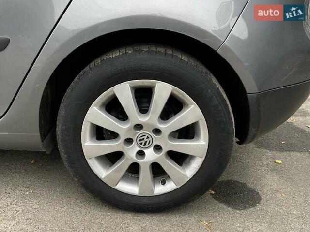 Серый Фольксваген Гольф, объемом двигателя 1.6 л и пробегом 262 тыс. км за 6950 $, фото 21 на Automoto.ua