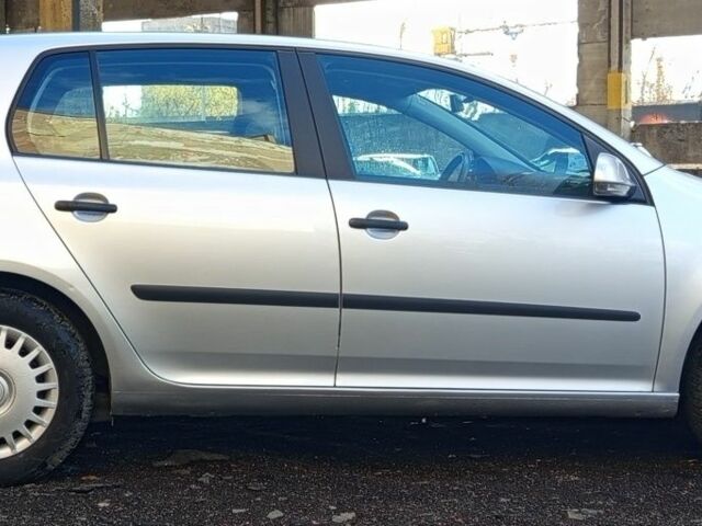 Серый Фольксваген Гольф, объемом двигателя 1.6 л и пробегом 200 тыс. км за 5200 $, фото 7 на Automoto.ua