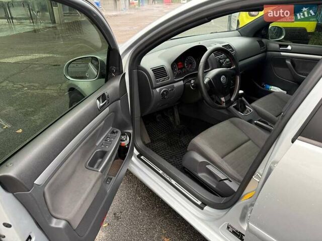 Серый Фольксваген Гольф, объемом двигателя 1.39 л и пробегом 228 тыс. км за 4500 $, фото 8 на Automoto.ua