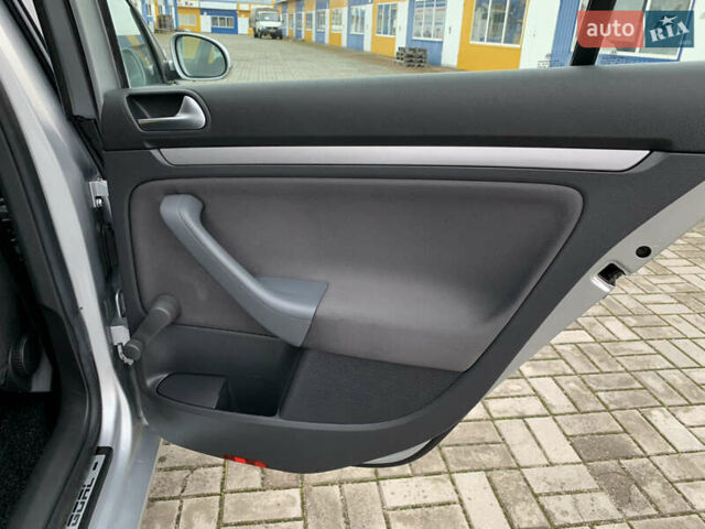 Серый Фольксваген Гольф, объемом двигателя 1.6 л и пробегом 164 тыс. км за 6300 $, фото 26 на Automoto.ua
