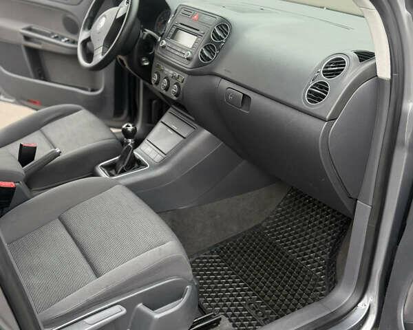 Серый Фольксваген Гольф, объемом двигателя 1.6 л и пробегом 176 тыс. км за 5799 $, фото 34 на Automoto.ua