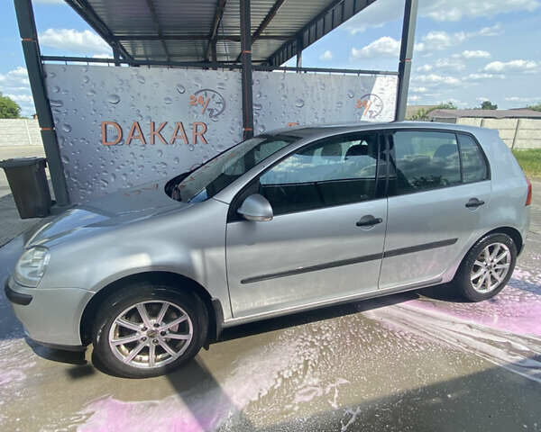 Серый Фольксваген Гольф, объемом двигателя 1.6 л и пробегом 240 тыс. км за 5000 $, фото 1 на Automoto.ua