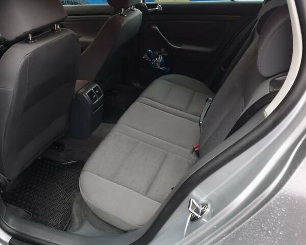 Сірий Фольксваген Гольф, об'ємом двигуна 1.6 л та пробігом 246 тис. км за 6400 $, фото 12 на Automoto.ua