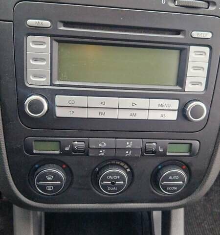 Серый Фольксваген Гольф, объемом двигателя 1.4 л и пробегом 229 тыс. км за 5432 $, фото 57 на Automoto.ua