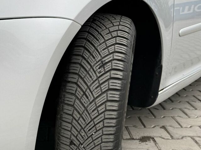 Серый Фольксваген Гольф, объемом двигателя 1.6 л и пробегом 240 тыс. км за 6950 $, фото 6 на Automoto.ua