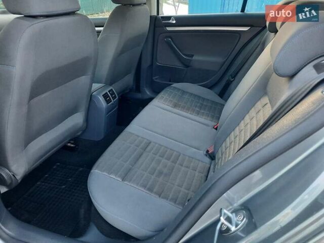 Серый Фольксваген Гольф, объемом двигателя 1.4 л и пробегом 250 тыс. км за 5550 $, фото 64 на Automoto.ua