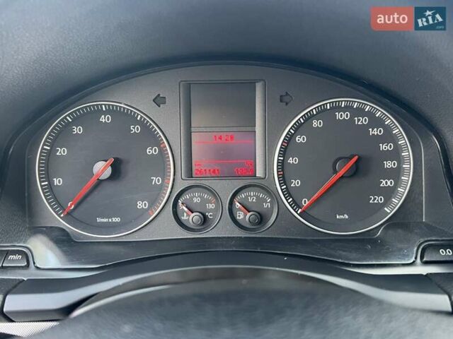 Серый Фольксваген Гольф, объемом двигателя 1.4 л и пробегом 260 тыс. км за 5900 $, фото 18 на Automoto.ua