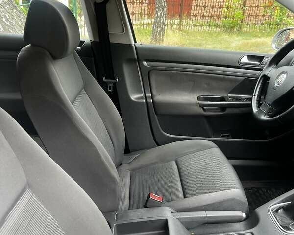 Серый Фольксваген Гольф, объемом двигателя 1.39 л и пробегом 280 тыс. км за 4900 $, фото 10 на Automoto.ua