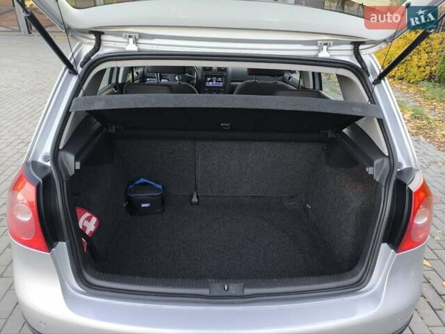 Серый Фольксваген Гольф, объемом двигателя 1.39 л и пробегом 199 тыс. км за 5500 $, фото 31 на Automoto.ua