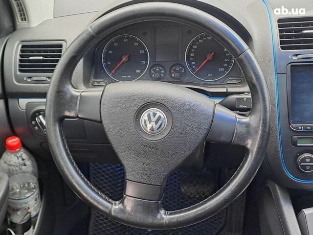 Серый Фольксваген Гольф, объемом двигателя 1.6 л и пробегом 216 тыс. км за 7440 $, фото 17 на Automoto.ua