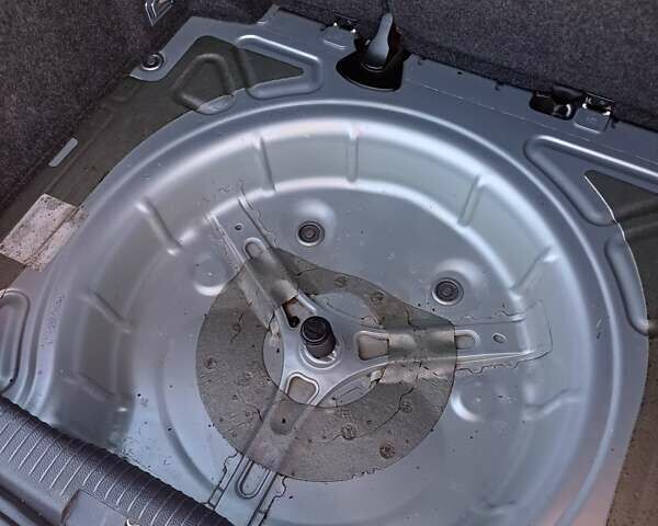 Сірий Фольксваген Гольф, об'ємом двигуна 1.39 л та пробігом 179 тис. км за 5250 $, фото 35 на Automoto.ua