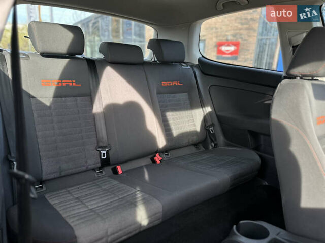 Серый Фольксваген Гольф, объемом двигателя 1.6 л и пробегом 235 тыс. км за 5100 $, фото 36 на Automoto.ua