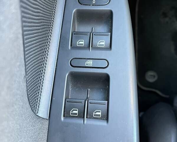 Серый Фольксваген Гольф, объемом двигателя 1.39 л и пробегом 208 тыс. км за 6000 $, фото 11 на Automoto.ua