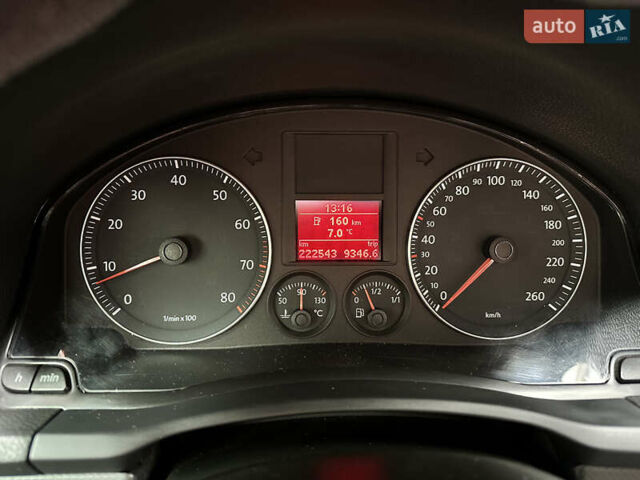 Фольксваген Гольф 2006 в Киеве на Automoto.ua Серый Фольксваген Гольф, объемом двигателя 1.6 л и пробегом 225 тыс. км за 5900 $, фото 18 на Automoto.ua
