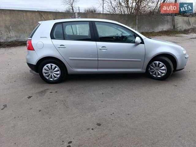 Серый Фольксваген Гольф, объемом двигателя 1.6 л и пробегом 256 тыс. км за 5650 $, фото 5 на Automoto.ua