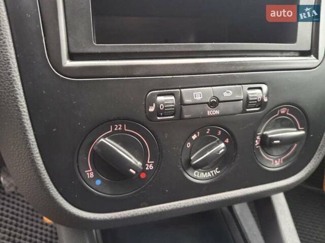 Сірий Фольксваген Гольф, об'ємом двигуна 1.39 л та пробігом 233 тис. км за 5900 $, фото 24 на Automoto.ua