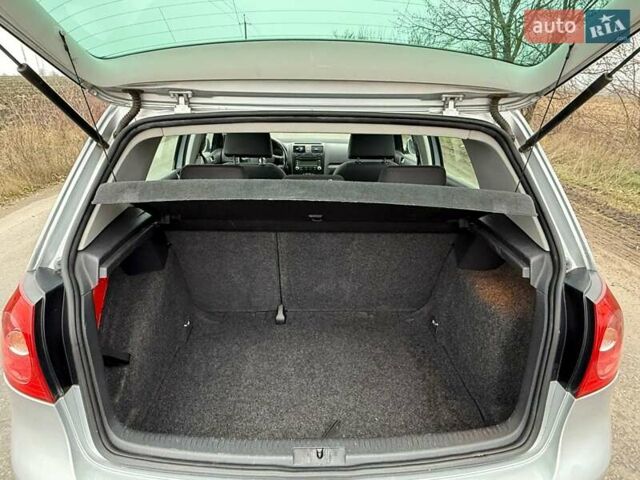 Серый Фольксваген Гольф, объемом двигателя 1.6 л и пробегом 217 тыс. км за 5200 $, фото 10 на Automoto.ua