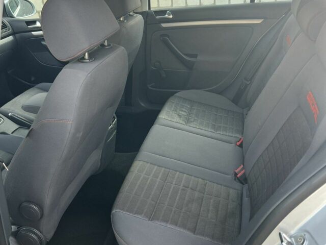 Серый Фольксваген Гольф, объемом двигателя 1.4 л и пробегом 260 тыс. км за 5900 $, фото 19 на Automoto.ua