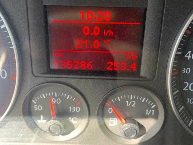 Сірий Фольксваген Гольф, об'ємом двигуна 2 л та пробігом 136 тис. км за 6000 $, фото 5 на Automoto.ua