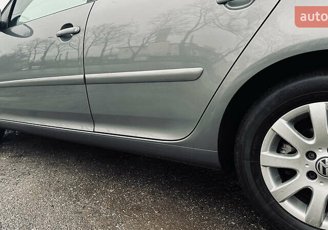 Серый Фольксваген Гольф, объемом двигателя 1.6 л и пробегом 185 тыс. км за 6500 $, фото 6 на Automoto.ua