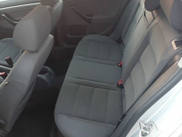 Серый Фольксваген Гольф, объемом двигателя 1.6 л и пробегом 218 тыс. км за 5899 $, фото 22 на Automoto.ua