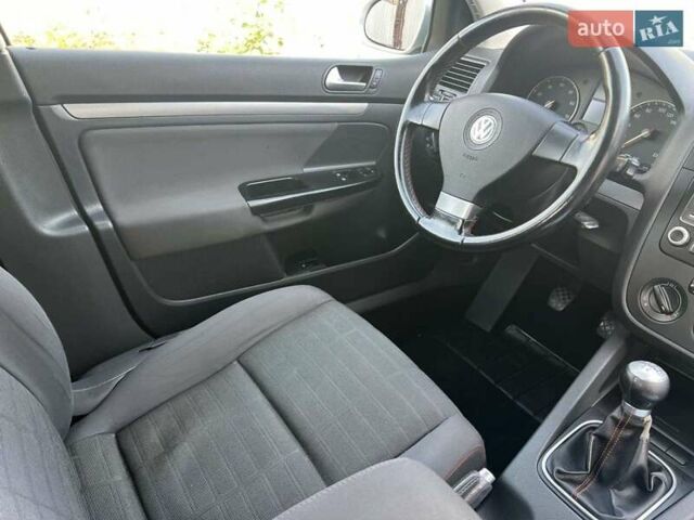 Серый Фольксваген Гольф, объемом двигателя 1.4 л и пробегом 260 тыс. км за 5900 $, фото 17 на Automoto.ua