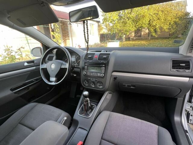 Серый Фольксваген Гольф, объемом двигателя 1.4 л и пробегом 260 тыс. км за 5900 $, фото 8 на Automoto.ua