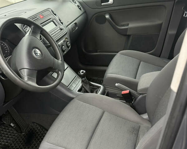 Серый Фольксваген Гольф, объемом двигателя 1.6 л и пробегом 176 тыс. км за 5799 $, фото 28 на Automoto.ua