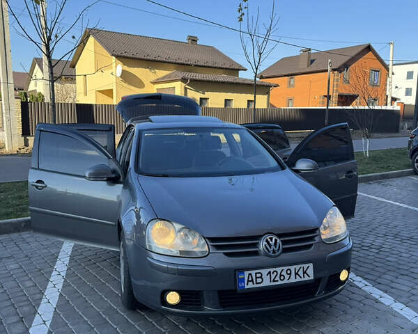 Серый Фольксваген Гольф, объемом двигателя 1.6 л и пробегом 232 тыс. км за 5900 $, фото 10 на Automoto.ua