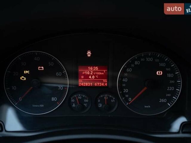 Серый Фольксваген Гольф, объемом двигателя 1.6 л и пробегом 240 тыс. км за 5700 $, фото 15 на Automoto.ua