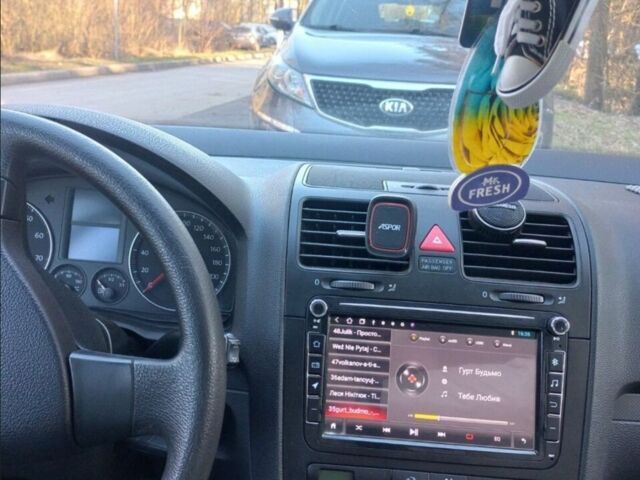 Серый Фольксваген Гольф, объемом двигателя 1.4 л и пробегом 215 тыс. км за 5000 $, фото 5 на Automoto.ua