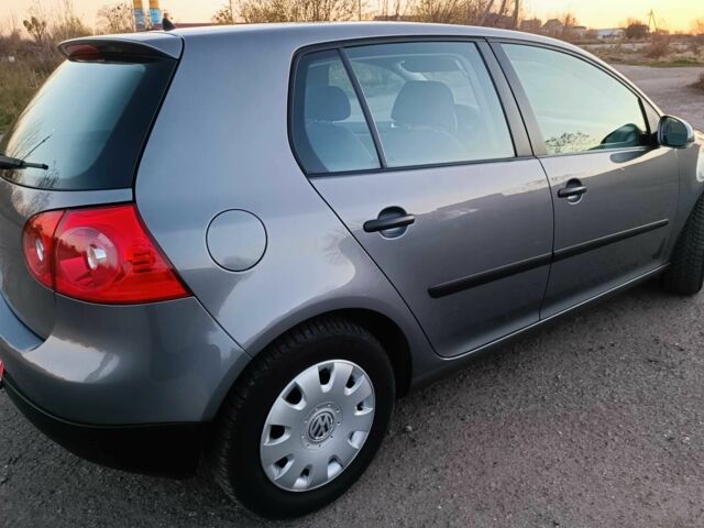 Серый Фольксваген Гольф, объемом двигателя 1.4 л и пробегом 195 тыс. км за 5450 $, фото 4 на Automoto.ua