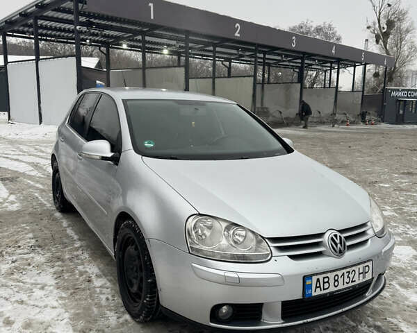 Серый Фольксваген Гольф, объемом двигателя 1.4 л и пробегом 245 тыс. км за 5600 $, фото 7 на Automoto.ua