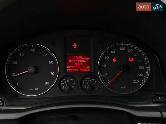 Сірий Фольксваген Гольф, об'ємом двигуна 1.4 л та пробігом 227 тис. км за 4500 $, фото 18 на Automoto.ua