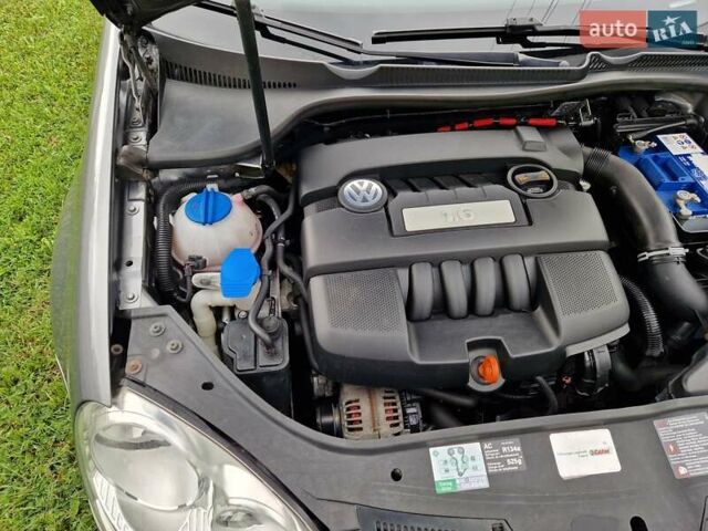 Фольксваген Гольф 2006 в Сторожинце на Automoto.ua Серый Фольксваген Гольф, объемом двигателя 1.6 л и пробегом 216 тыс. км за 5143 $, фото 14 на Automoto.ua