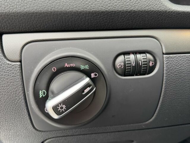 Серый Фольксваген Гольф, объемом двигателя 1.6 л и пробегом 240 тыс. км за 6950 $, фото 7 на Automoto.ua