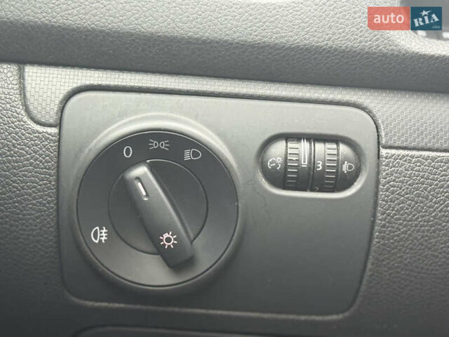 Серый Фольксваген Гольф, объемом двигателя 1.4 л и пробегом 192 тыс. км за 4890 $, фото 13 на Automoto.ua