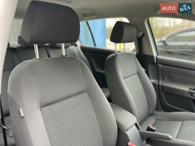 Серый Фольксваген Гольф, объемом двигателя 1.6 л и пробегом 262 тыс. км за 6950 $, фото 60 на Automoto.ua