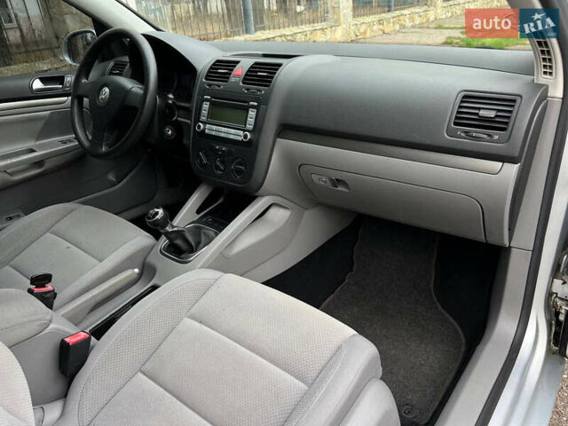 Серый Фольксваген Гольф, объемом двигателя 1.98 л и пробегом 177 тыс. км за 3999 $, фото 20 на Automoto.ua