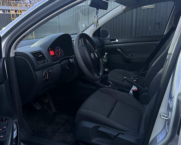 Серый Фольксваген Гольф, объемом двигателя 1.4 л и пробегом 288 тыс. км за 4000 $, фото 11 на Automoto.ua