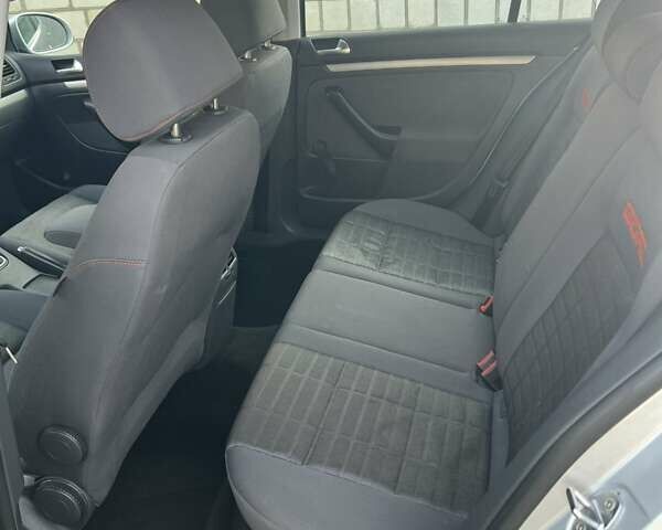 Серый Фольксваген Гольф, объемом двигателя 1.4 л и пробегом 260 тыс. км за 5900 $, фото 16 на Automoto.ua