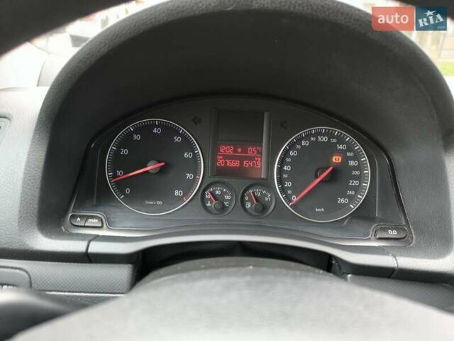Серый Фольксваген Гольф, объемом двигателя 1.6 л и пробегом 208 тыс. км за 5700 $, фото 27 на Automoto.ua