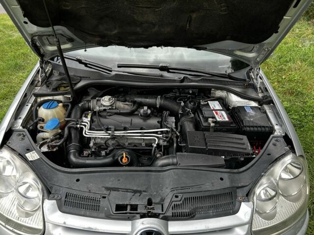 Серый Фольксваген Гольф, объемом двигателя 1.9 л и пробегом 309 тыс. км за 4500 $, фото 3 на Automoto.ua