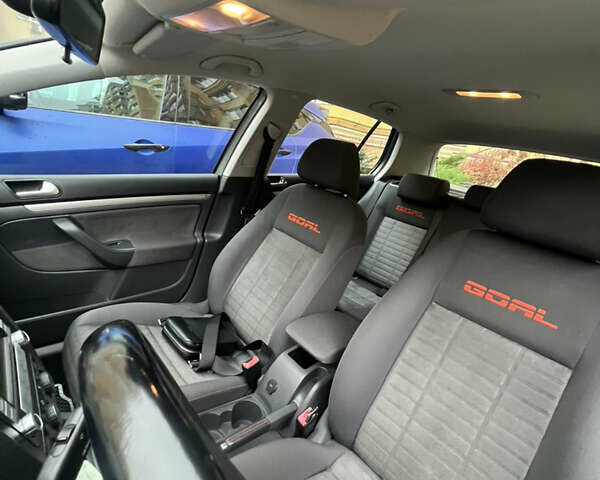 Серый Фольксваген Гольф, объемом двигателя 1.6 л и пробегом 220 тыс. км за 6300 $, фото 15 на Automoto.ua