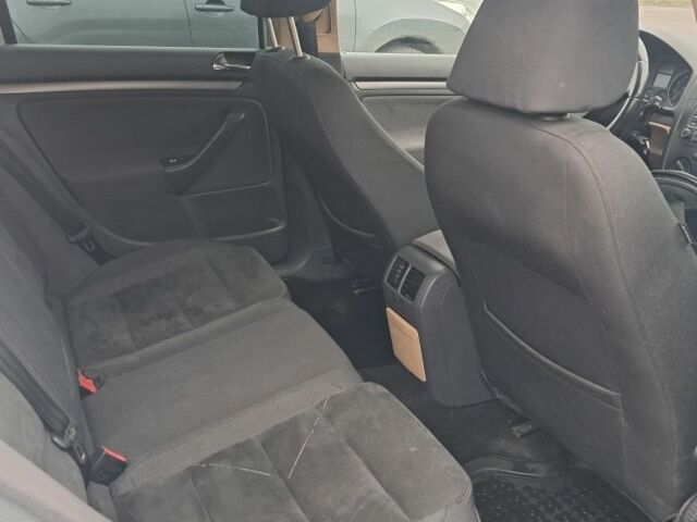 Серый Фольксваген Гольф, объемом двигателя 2 л и пробегом 417 тыс. км за 2700 $, фото 6 на Automoto.ua