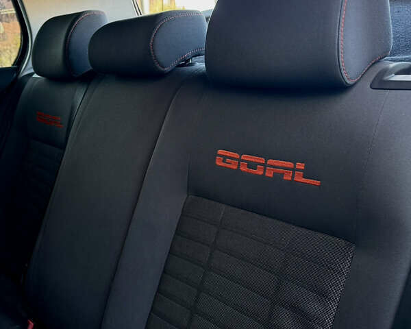 Серый Фольксваген Гольф, объемом двигателя 1.6 л и пробегом 232 тыс. км за 5900 $, фото 7 на Automoto.ua