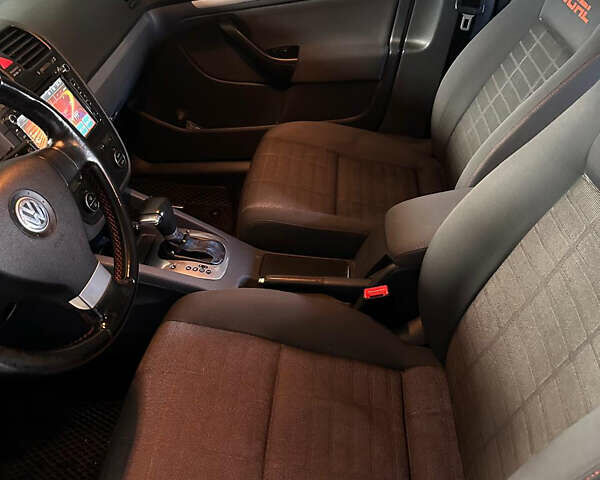 Серый Фольксваген Гольф, объемом двигателя 1.6 л и пробегом 143 тыс. км за 6999 $, фото 15 на Automoto.ua