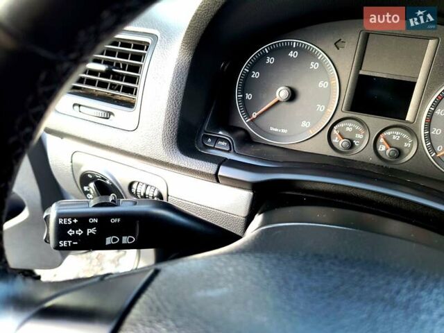 Серый Фольксваген Гольф, объемом двигателя 1.4 л и пробегом 235 тыс. км за 4699 $, фото 21 на Automoto.ua