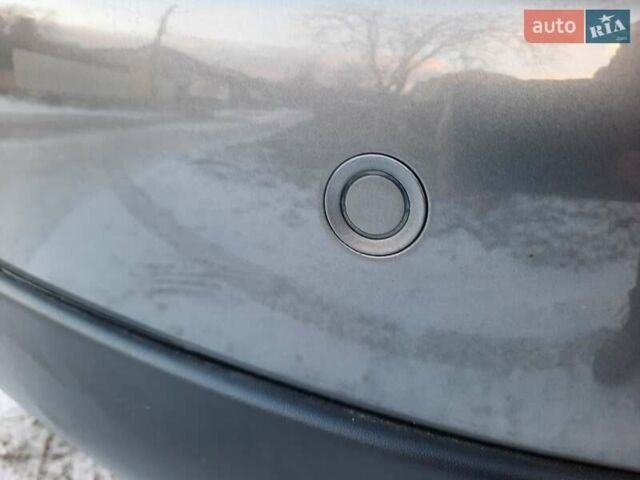 Серый Фольксваген Гольф, объемом двигателя 1.4 л и пробегом 250 тыс. км за 5550 $, фото 62 на Automoto.ua